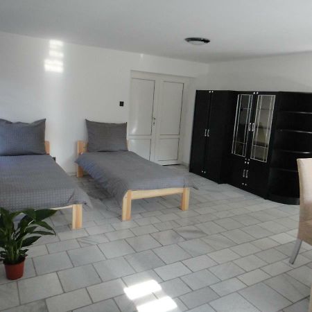 Appartamento Liliom Szeged Esterno foto